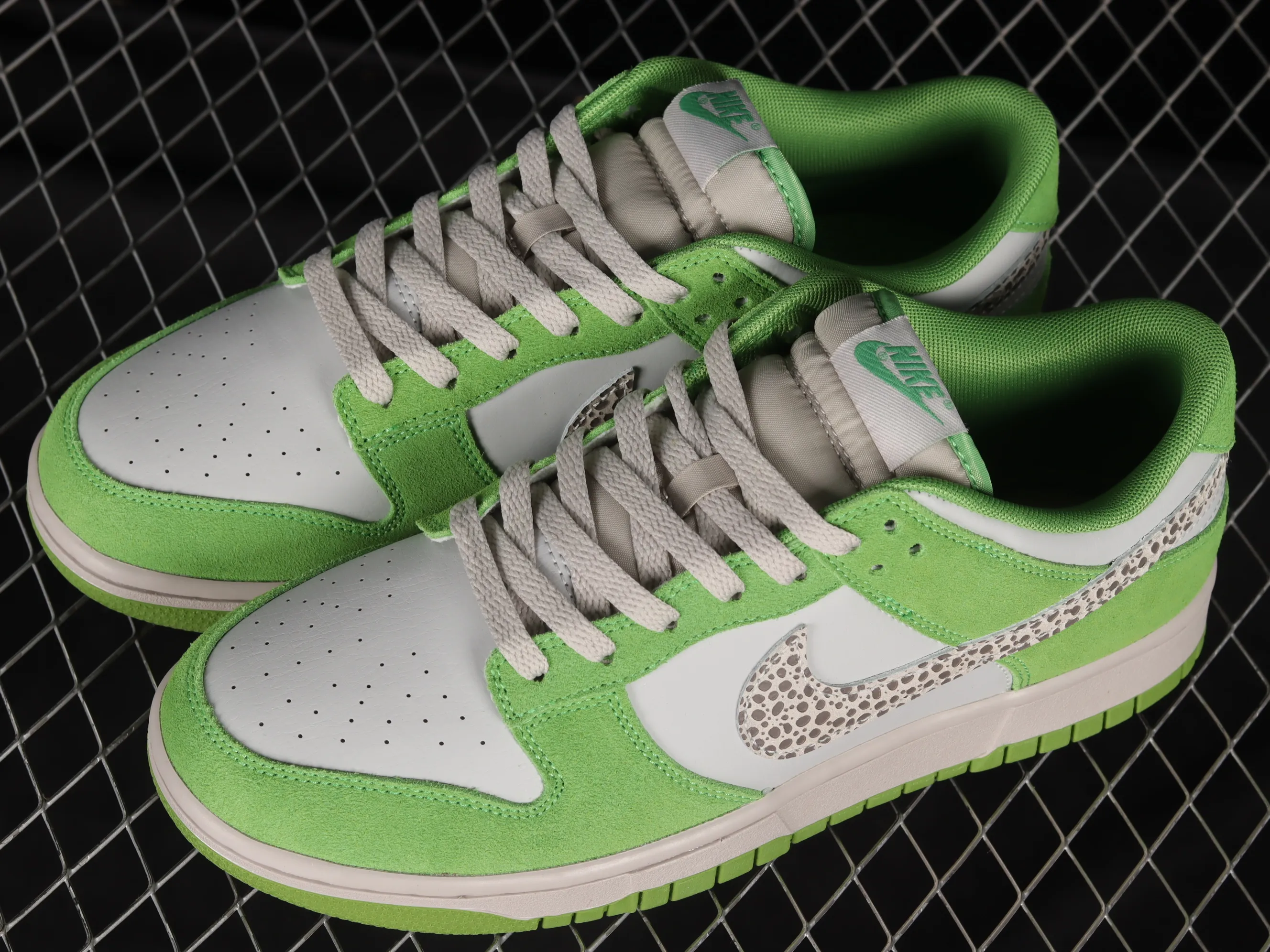 All categories Nk SB Dunk series Nk SB Dunk Low low-top sneakers F version Nk Dunk Low "Safari Swoosh" hunting style SB low-top sports and leisure sneakers DR0156-300
